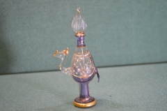 Флакон парфюмерный винтажный с пробкой "Верблюд". Тонкое цветное стекло. СССР.