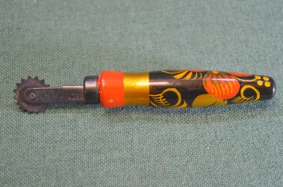 Нож для резки теста. Дерево. Роспись. Хохлома. Клеймо. Цена. СССР.