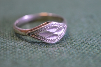 Кольцо женское. Серебро 916 проба звезда. Прибалтика. СССР.