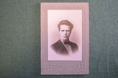 Фотография старинная "Юноша с бабочкой". Алопаевск. 1927 год.