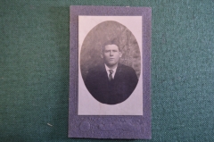 Фотография старинная "Мужчина с галстуком". 1920 - 1930 -е годы.