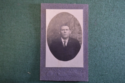 Фотография старинная "Мужчина с галстуком". 1920 - 1930 -е годы.