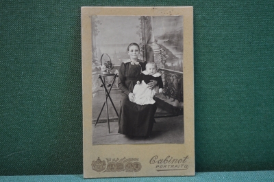 Фотография старинная "Женщина с ребенком, Екатерина Романова". Cabinet Portrait.