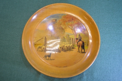 Тарелка деревянная. Дерево. Лаковая миниатюра. Роспись. Австралия - СССР. 1959 год.