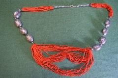 Бусы, ожерелье. Мелкий коралл, металлические вставки. 