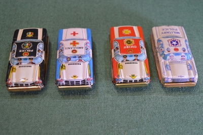 Машинка жестяная "Полиция пожарные военная скорая помощь". 3 шт. одним лотом. Япония. 1960е.
