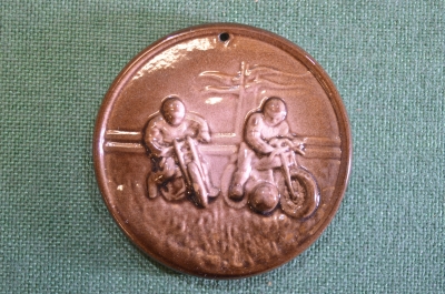 Медаль керамическая "Чемпионат Европы по мотоболу". Мотоцикл, мотоциклист. Пинск, 1986 год.