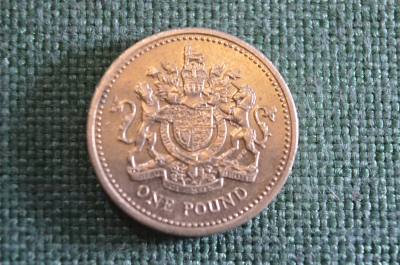 Монета 1 фунт 1993 год. One pound. Королевский герб. Елизавета II, Великобритания.
