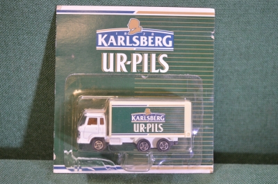 Машинка, модель. Пивной грузовик. Karlcberg. Блистер, реклама пива.