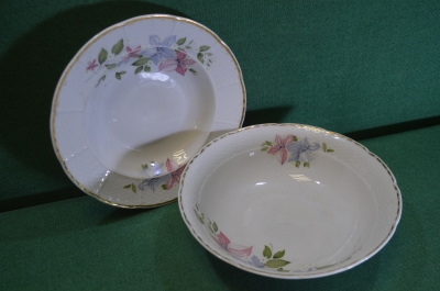 Тарелки с цветами (2 штуки). Thun, фарфор. Чехословакия.