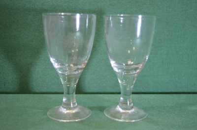 Бокалы стеклянные парные, толстое стекло.