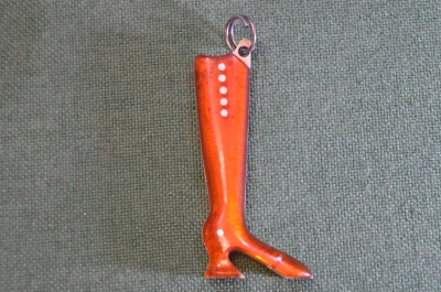 Брелок открывашка открывалка для бутылок "Сапог". Металл, оргстекло. СССР.