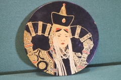 Панно настенное. Королева Гэнэнпил. Дерево, лак, роспись. Монголия периода СССР.