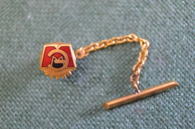 Знак значок петличный заколка. Машиноэкспорт. Тяжелый металл. Горячая эмаль. СССР.