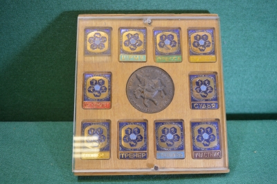 Знаки и медаль "Современное пятиборье. Чемпионат мира, Москва, 1974.". Комплект. Спорт. СССР.