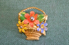 Брошка, брошь "Букет цветов в корзине". Латунь, эмали.