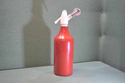 Сифон для газирования воды газировки. Красный. Металл, эмаль. СССР.