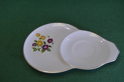 Блюдце фарфоровое, блюдечко для чашки и ложки. Цветы. Фарфор Remeco Collection 2003.